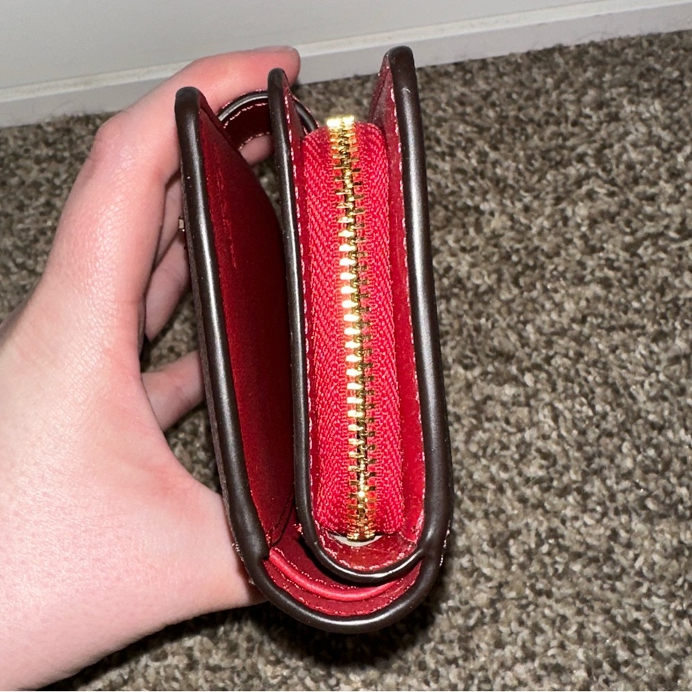 Coach Medium Corner Zip Wallet - Picture 4 of 10